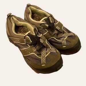 Lands End Women’s Sporty Waterproof Shoes, Bungee Laces, Mesh Top, Olive, Size 6